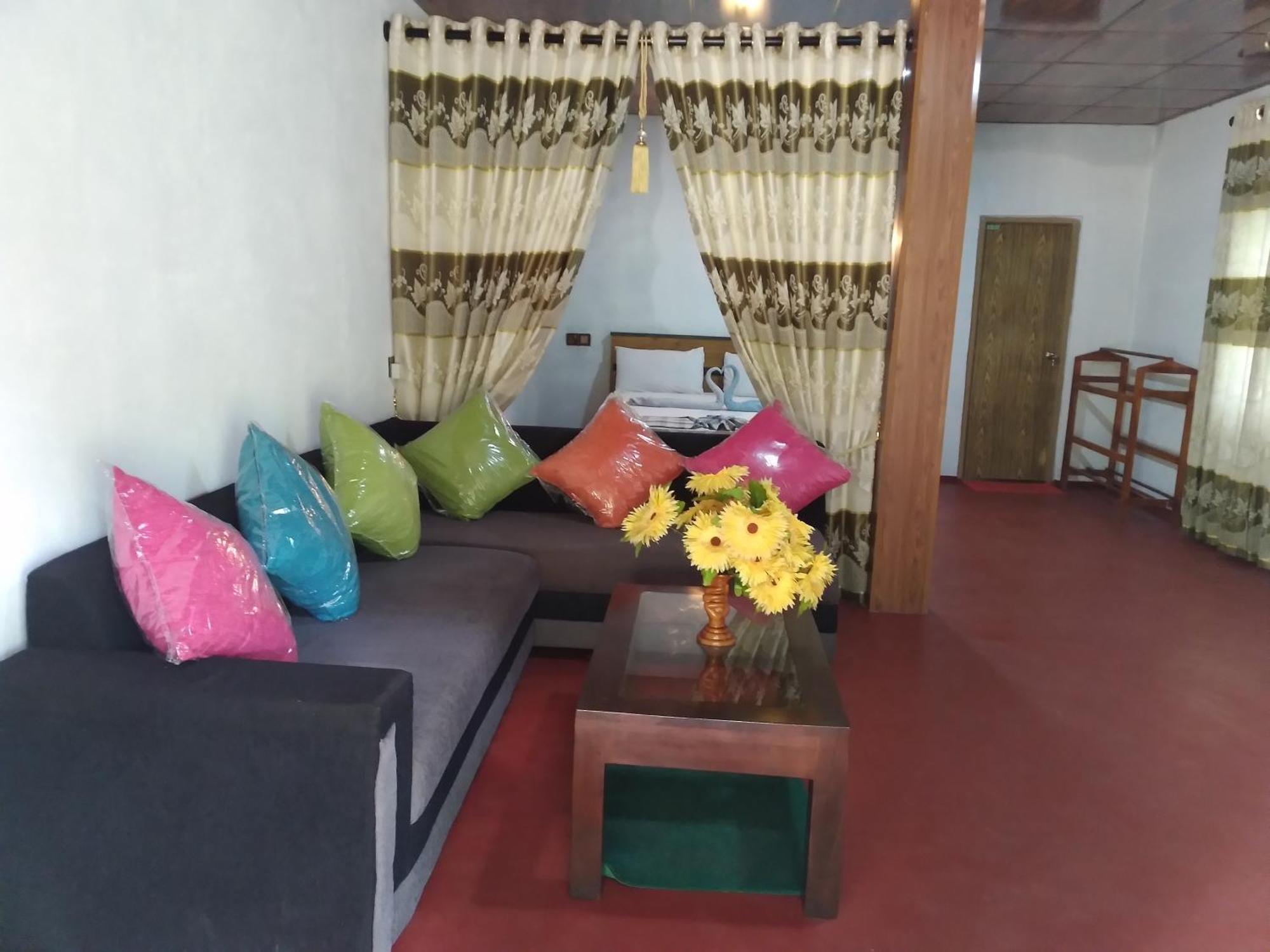 Soma Cabana, Homestay & Restaurant Тангалла Экстерьер фото
