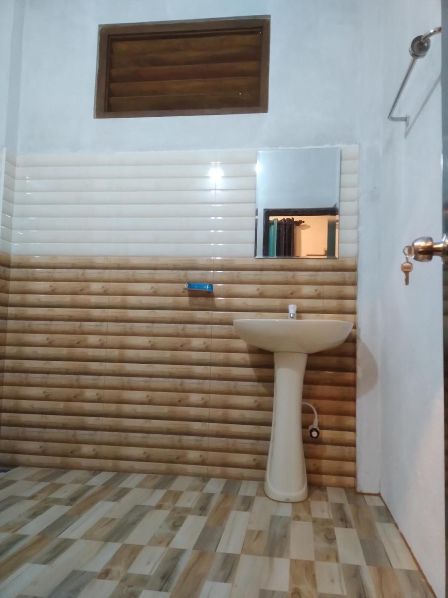 Soma Cabana, Homestay & Restaurant Тангалла Экстерьер фото