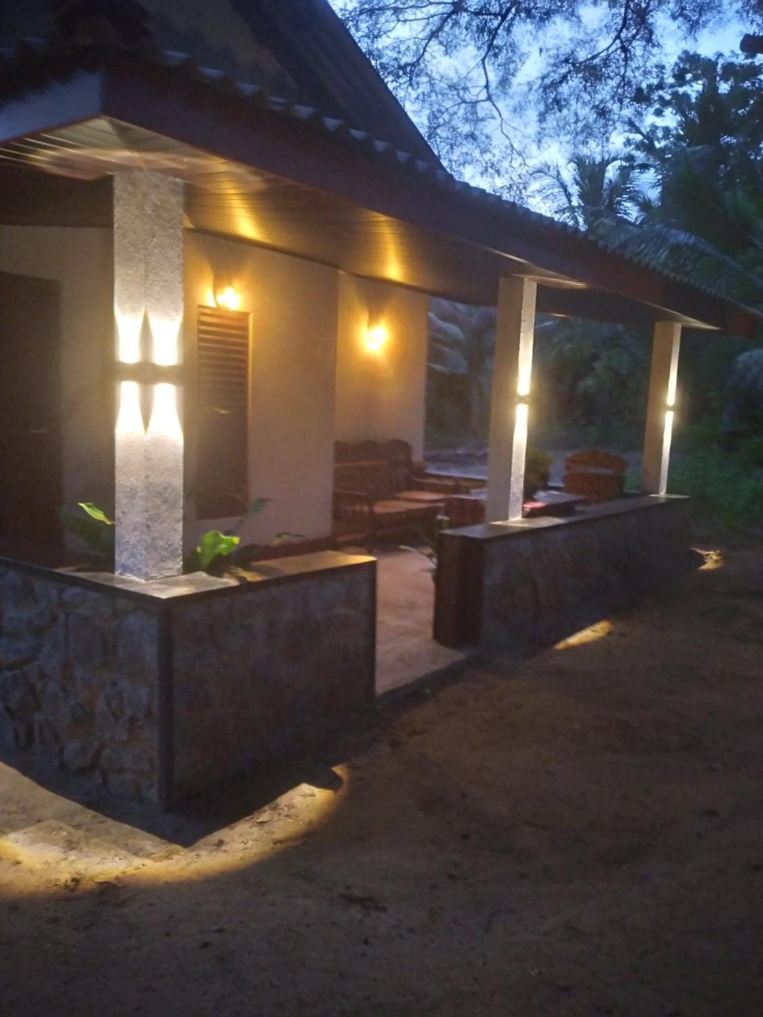 Soma Cabana, Homestay & Restaurant Тангалла Экстерьер фото