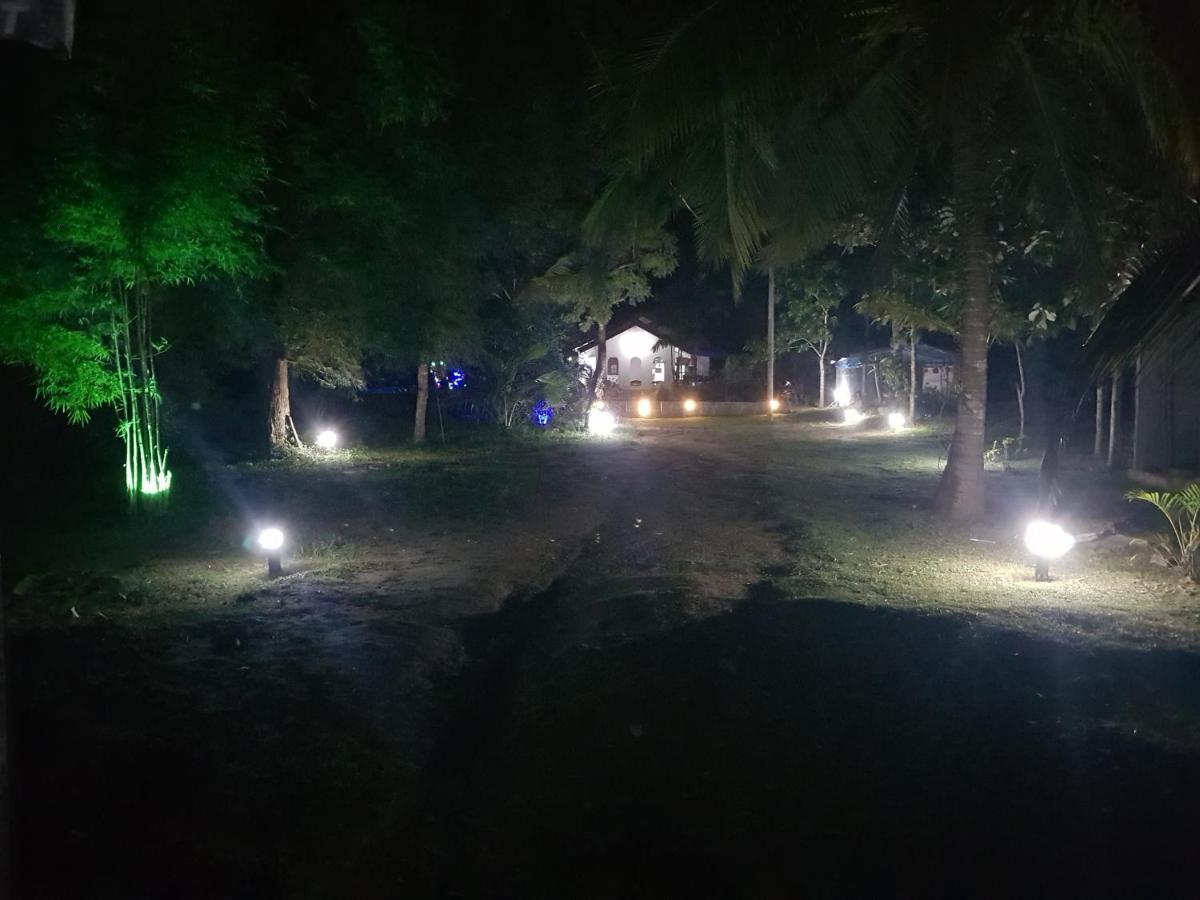 Soma Cabana, Homestay & Restaurant Тангалла Экстерьер фото